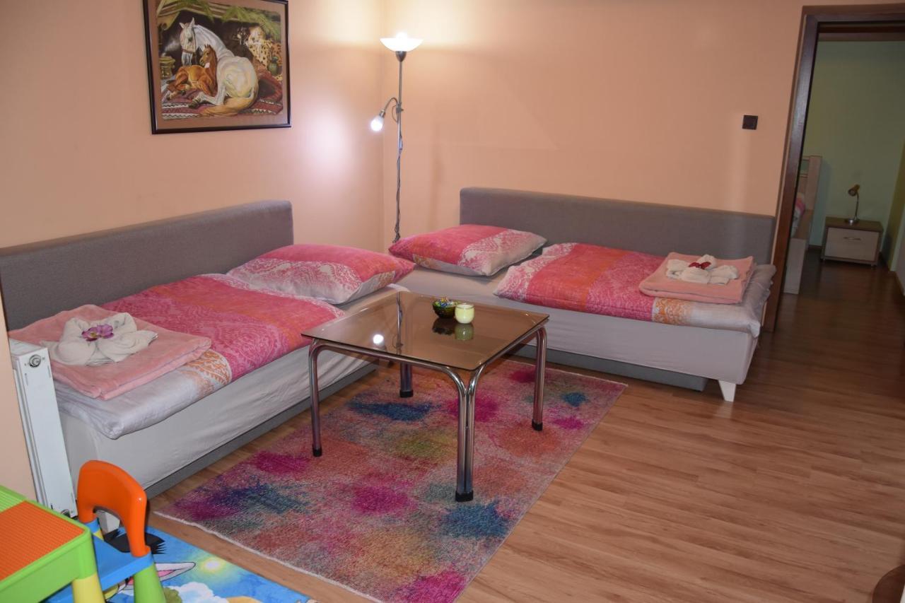 Appartamento Dafinka Banská Bystrica Esterno foto