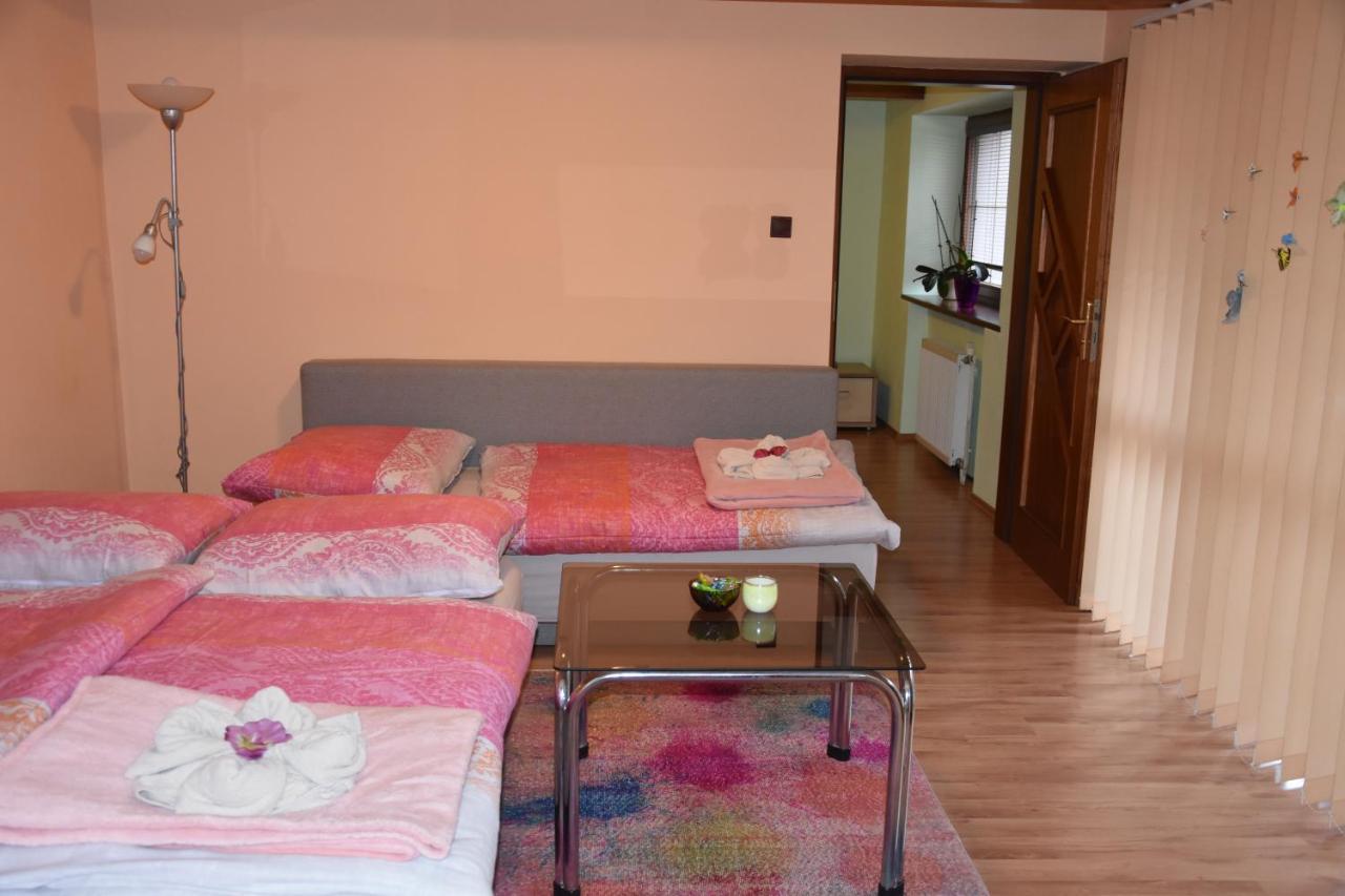 Appartamento Dafinka Banská Bystrica Esterno foto