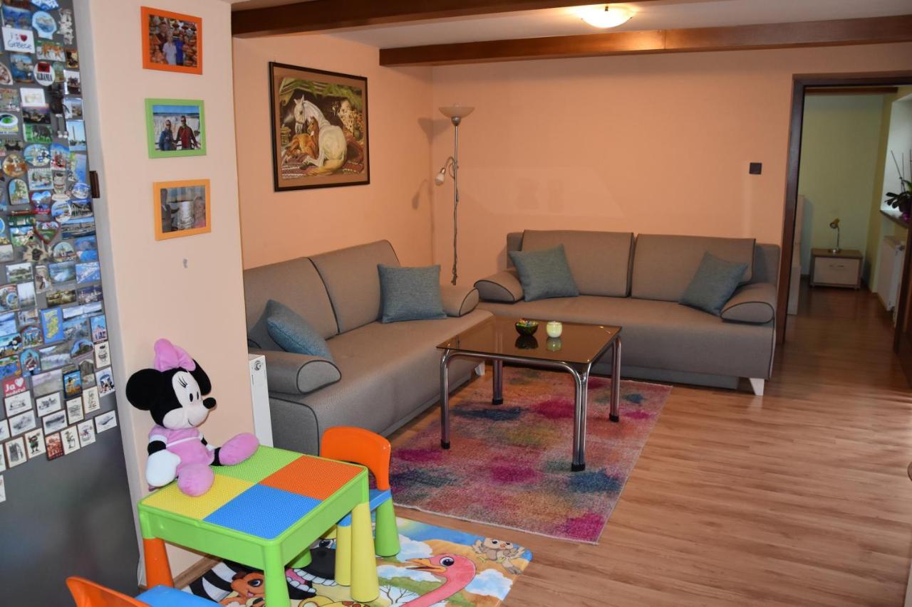 Appartamento Dafinka Banská Bystrica Esterno foto