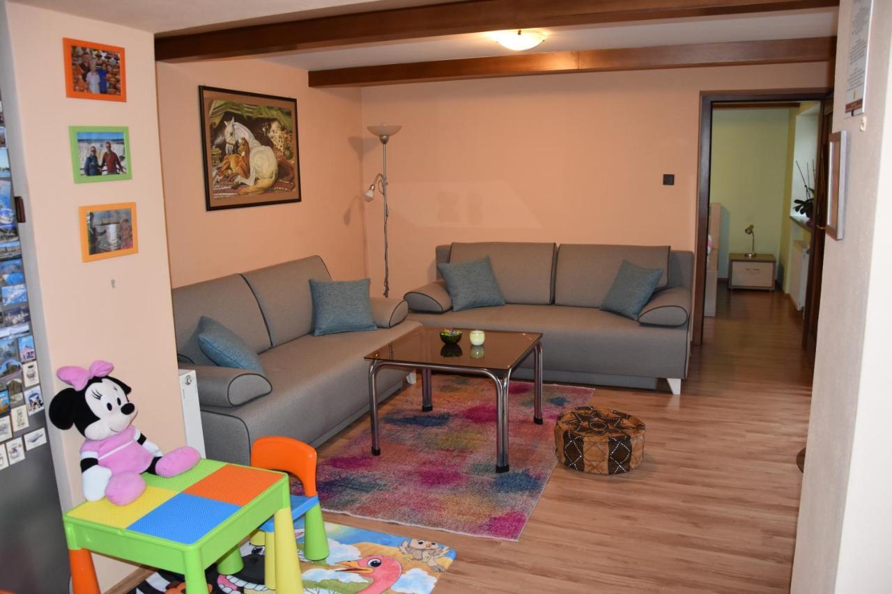 Appartamento Dafinka Banská Bystrica Esterno foto