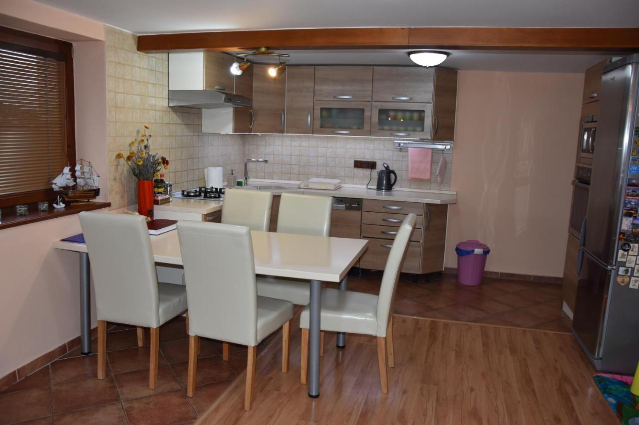 Appartamento Dafinka Banská Bystrica Esterno foto