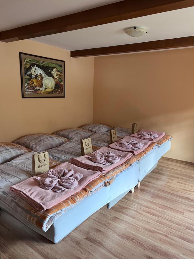 Appartamento Dafinka Banská Bystrica Esterno foto