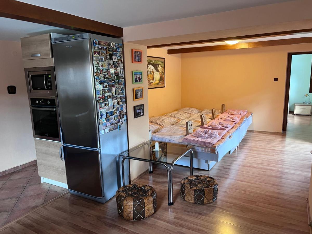 Appartamento Dafinka Banská Bystrica Esterno foto